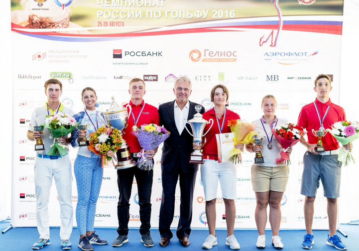 viktor_hristenko_s_prizerami_chempionata_rossii_po_golfu_2016.jpg