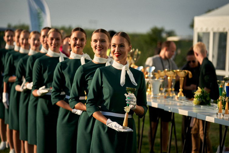studgolf_27084875.jpg
